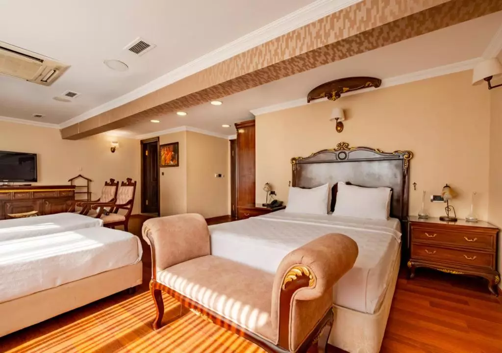 Peak Star Hotel